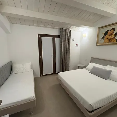 Scossicci Del Sole 3* Loreto