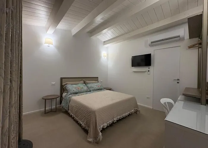 Scossicci Del Sole 住宿加早餐酒店 洛雷托